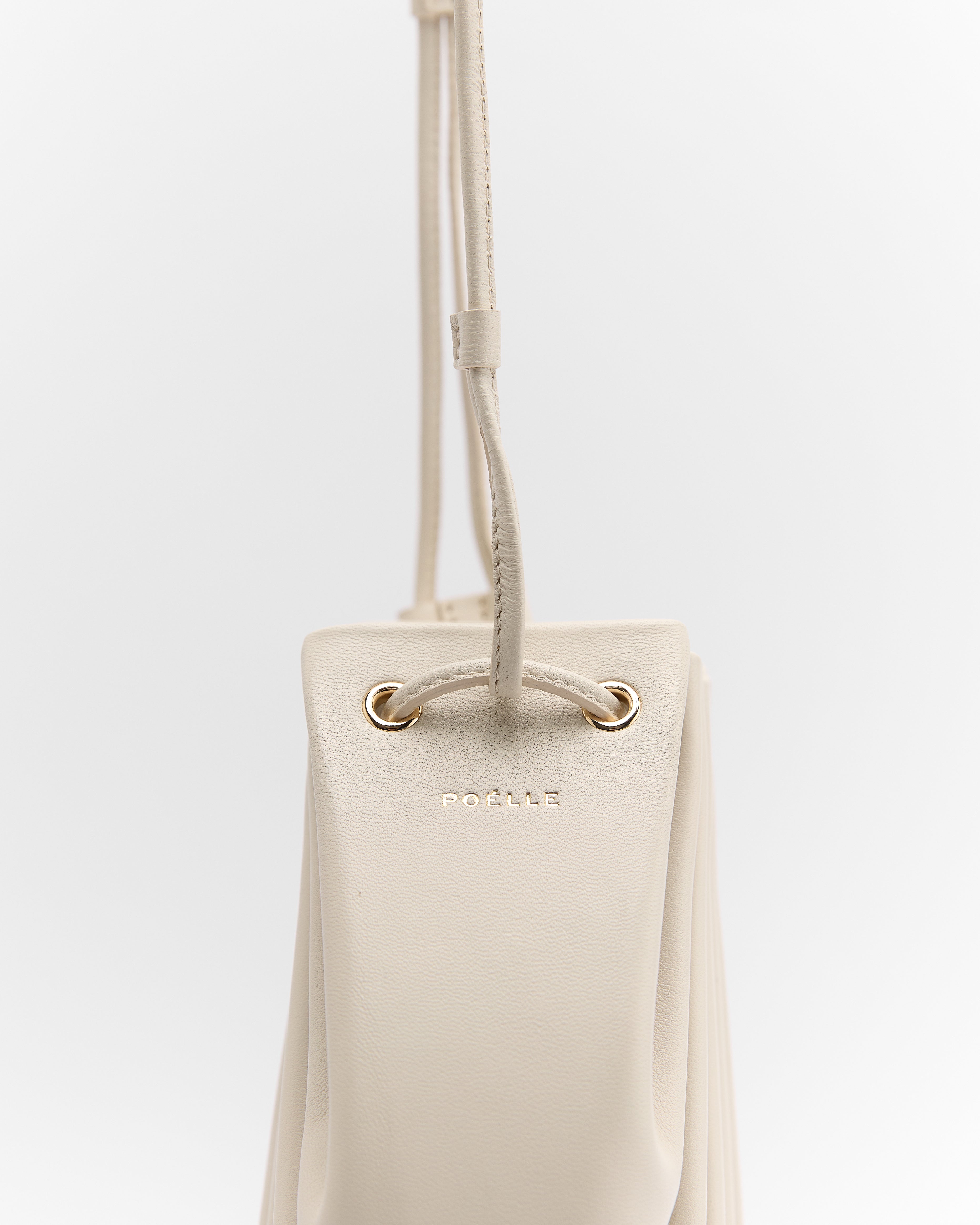 Costa Tasche in Milch