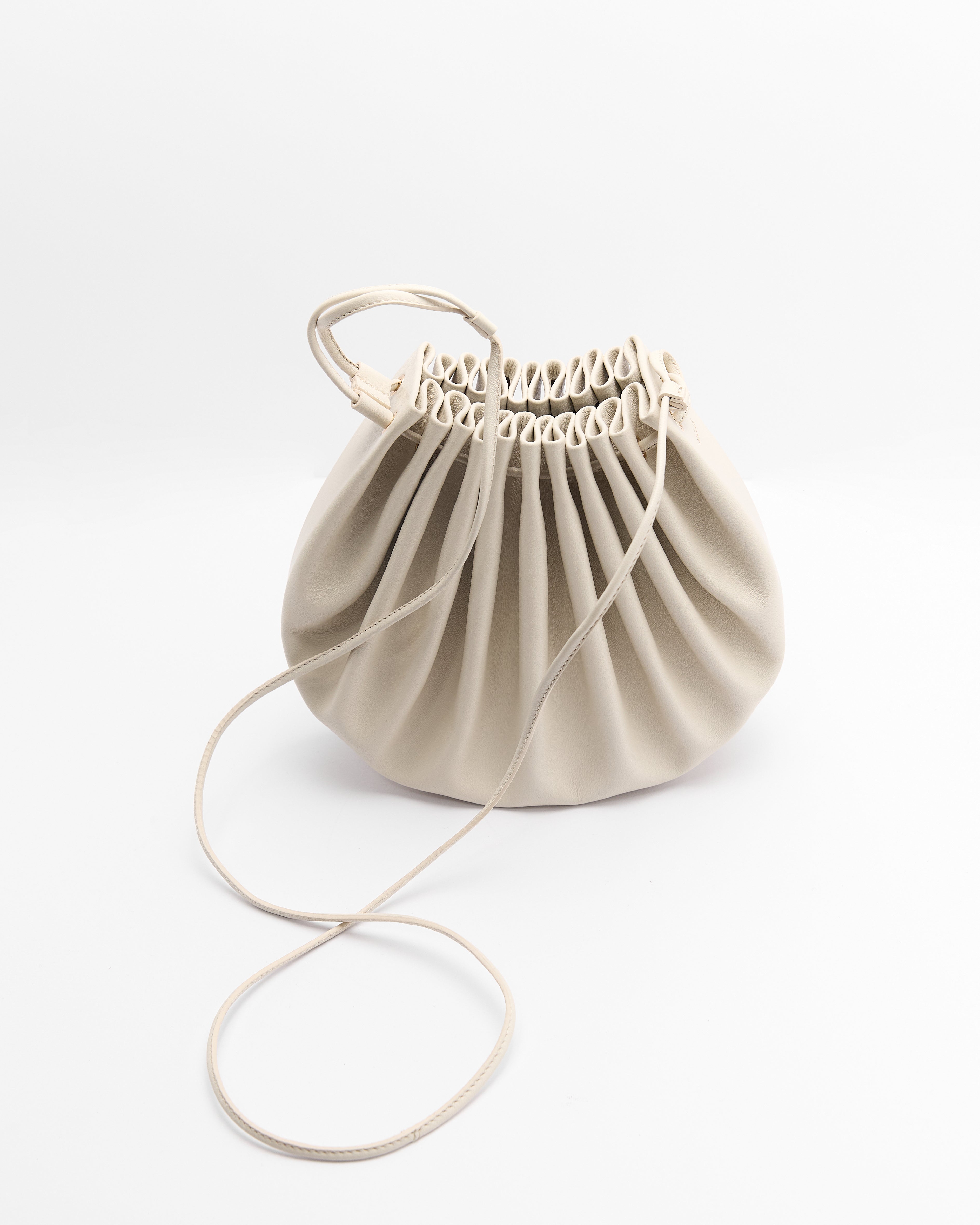 Costa Tasche in Milch